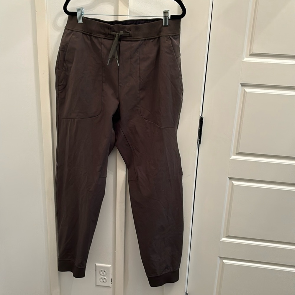 Men’s Lululemon ABC joggers-Army Green Size L